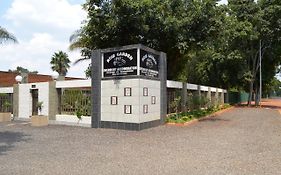 Aaa Rose Garden Guesthouse